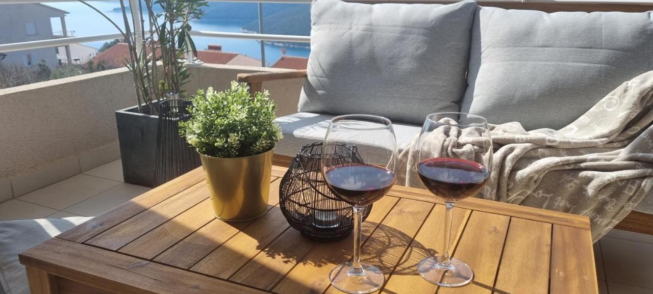 Apartment Cami -Stylish Apartment With A Beautiful Seaview Rabac Exterior photo